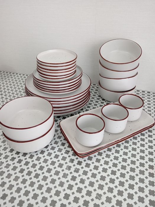 Продам сервиз новый