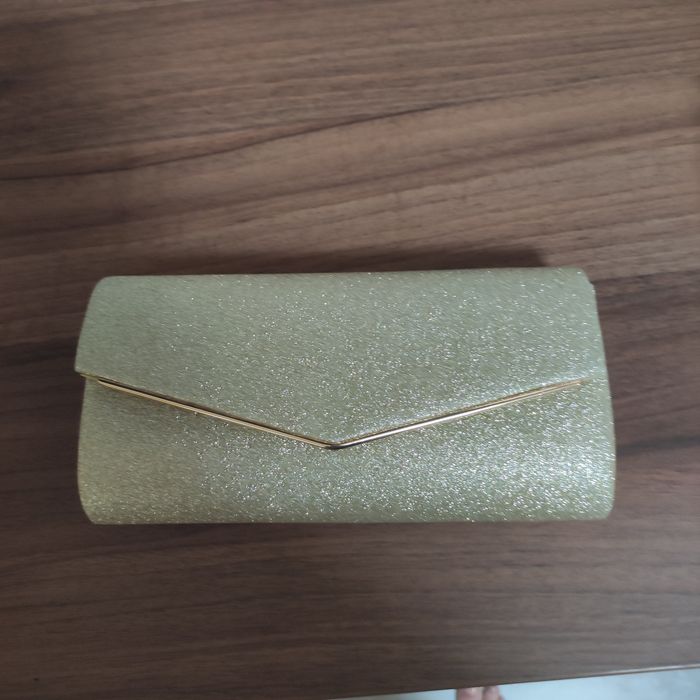 Изискана дълга рокля, идеална за повод