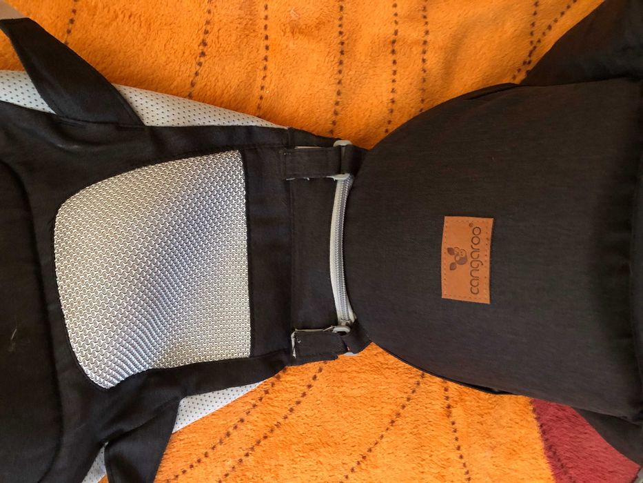 Марково Кенгуру на марката CANGAROO за носене на бебе