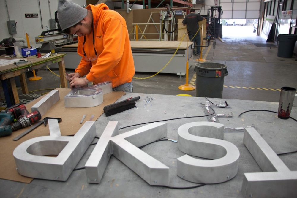 Печать на баннере Объемные буквы Наклейки