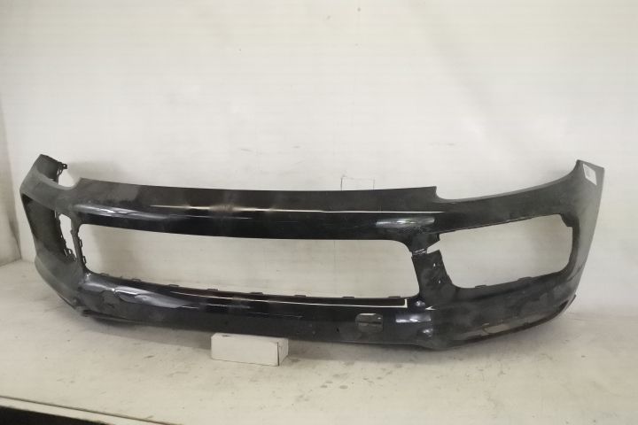 Предна броня Оригинална С Датчици И Престилка В Добро Състояние Порше