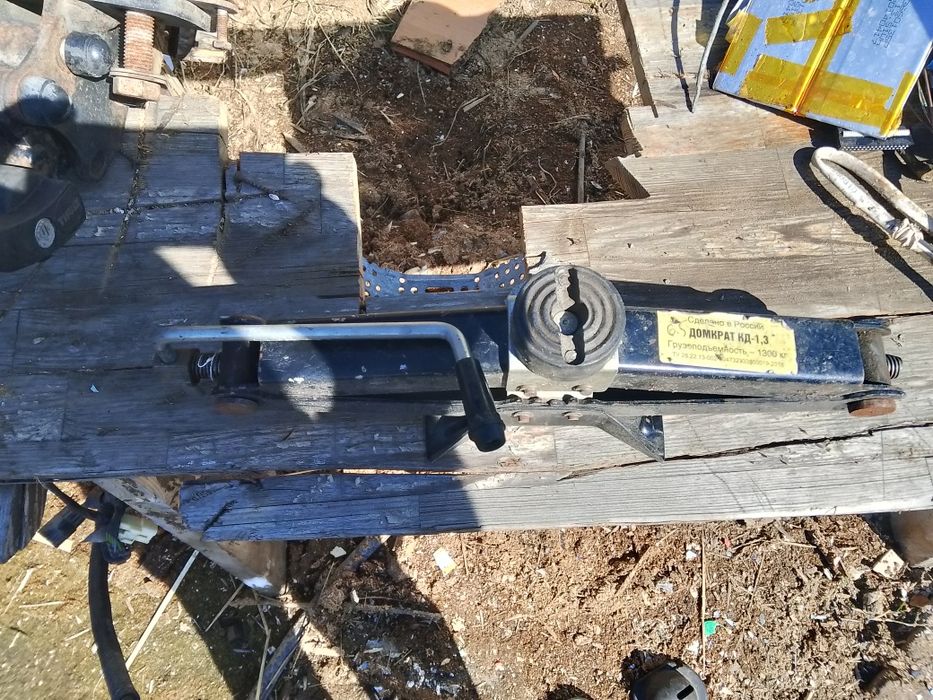 Продам домкрат 5000