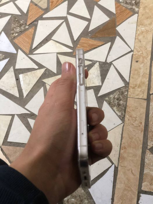 Iphone 12 с гаранти