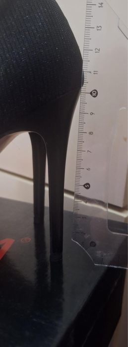 Туфли черного цвета с блестком