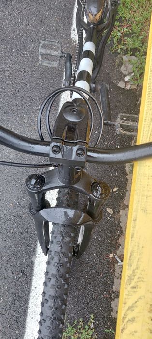 Bicicleta dirt Eastern Bikes cu roti de 26