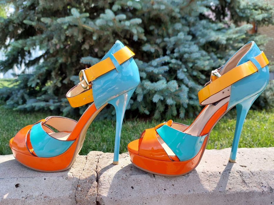 Босоножки BASKONI