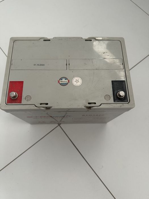 Rezina lotkani elektroniy matori uchun akumlyator