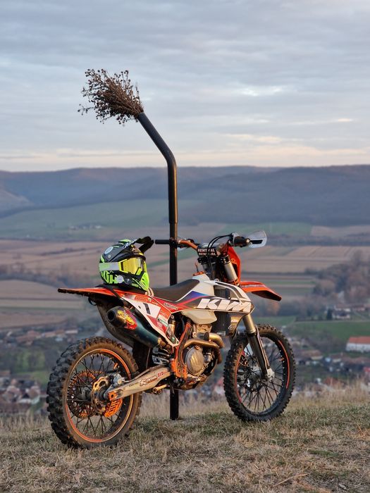 Vând KTM SE350F.