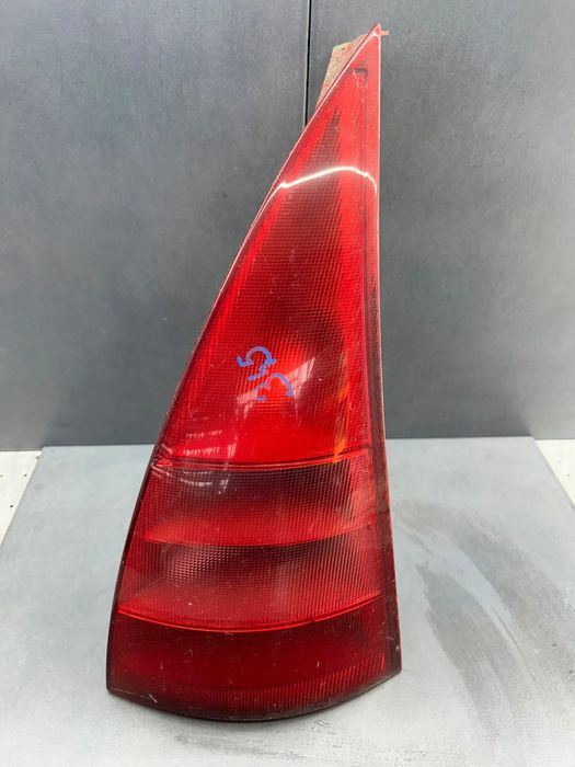 Lampa / Tripla stop dreapta pe aripa Citroen C3 2005 1.4 MT (75 hp)