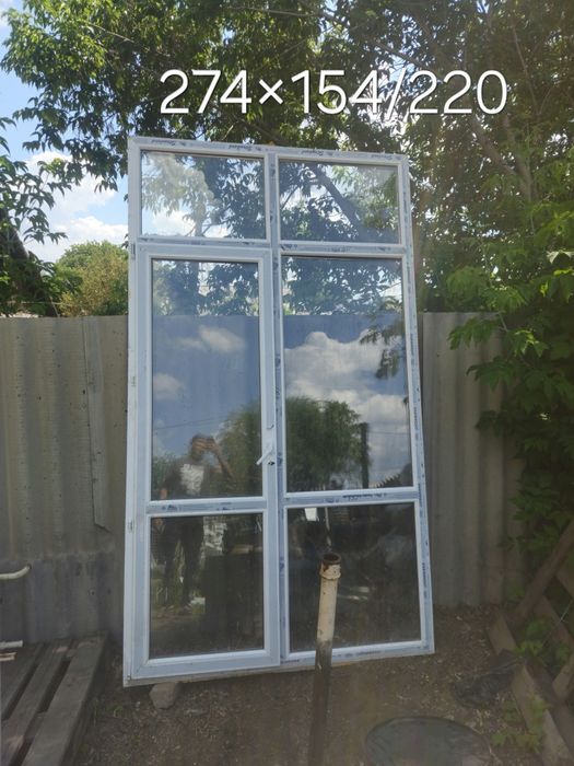 Пластиковые двери продаётся