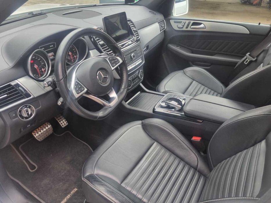 ВИП трансфер с луксозен автомобил в страната и чужбина/VIP TRANSFER