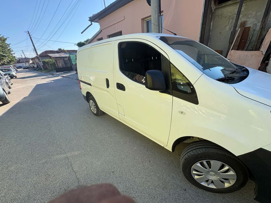 Продавам Nissan  NV200