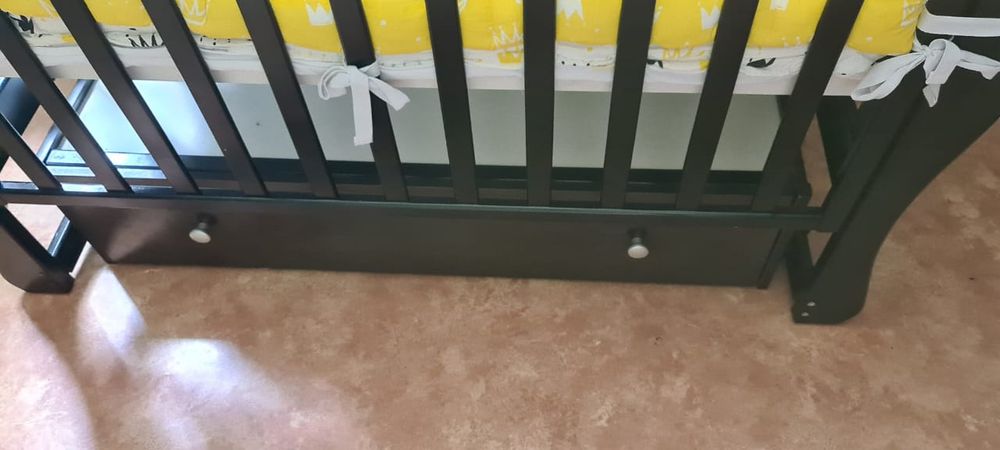 Продам детскую кроватку