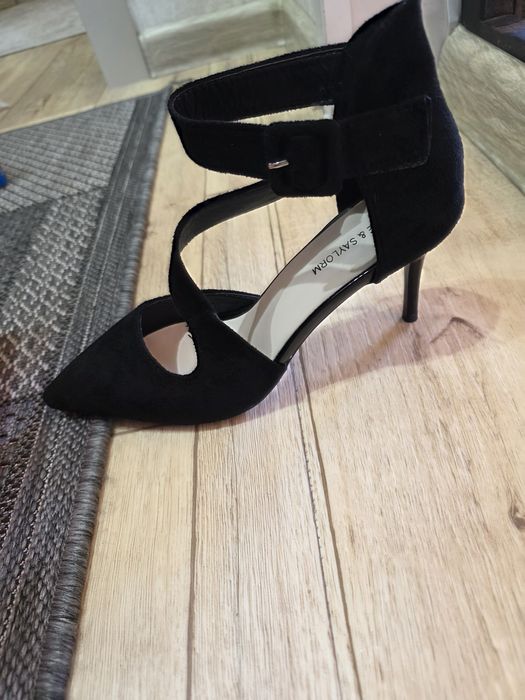 Продам новые туфли