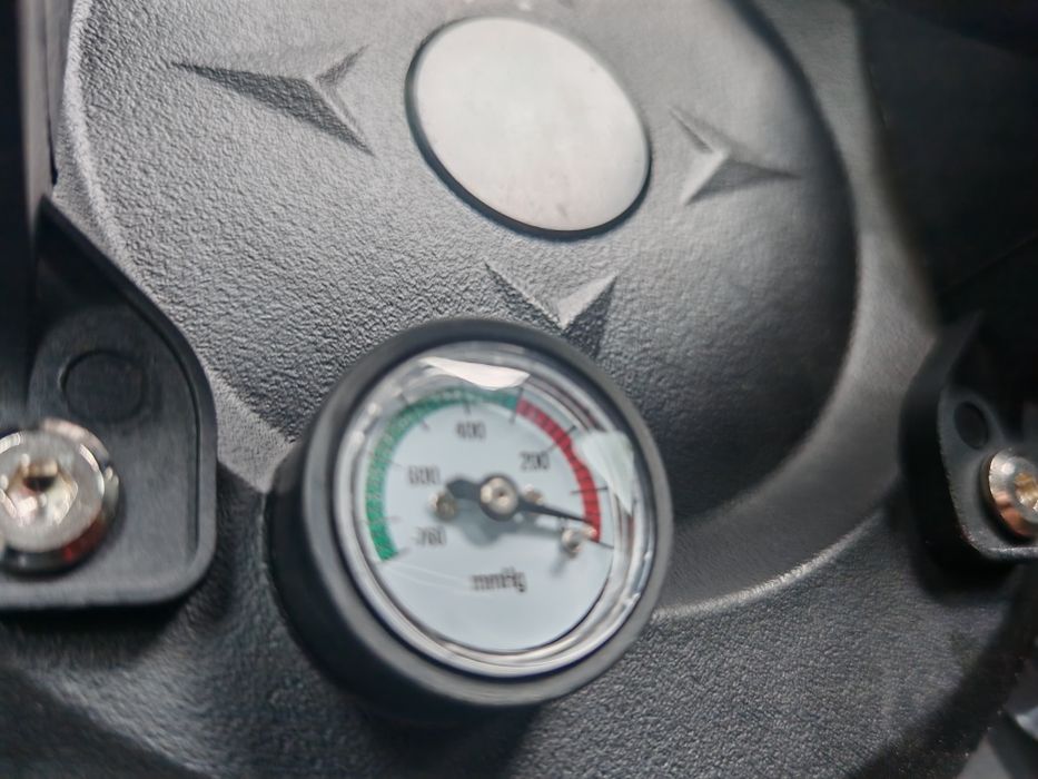 Set 2 ventuze cu pompa de vacuum și  indicator cu manometru
