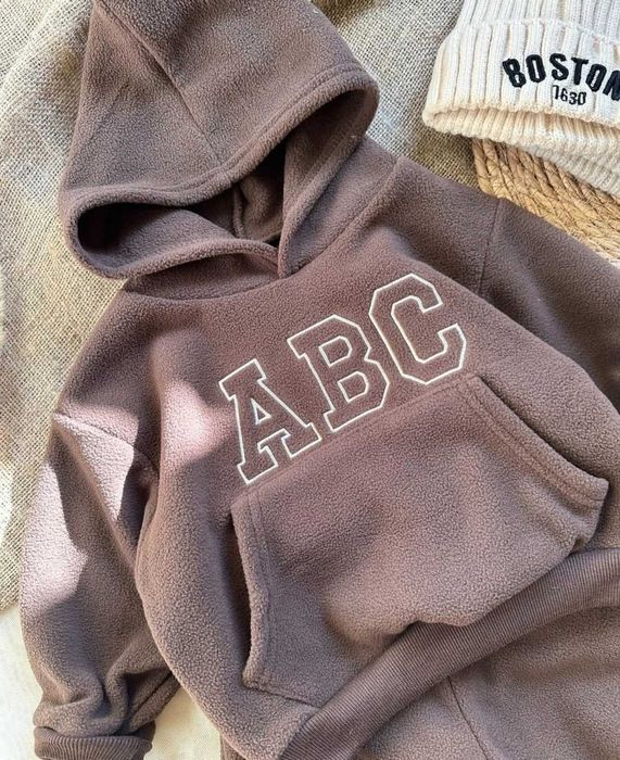 Стильный спортивный костюм детский