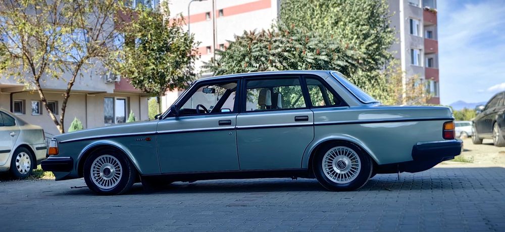 Volvo 240 gle retromobil