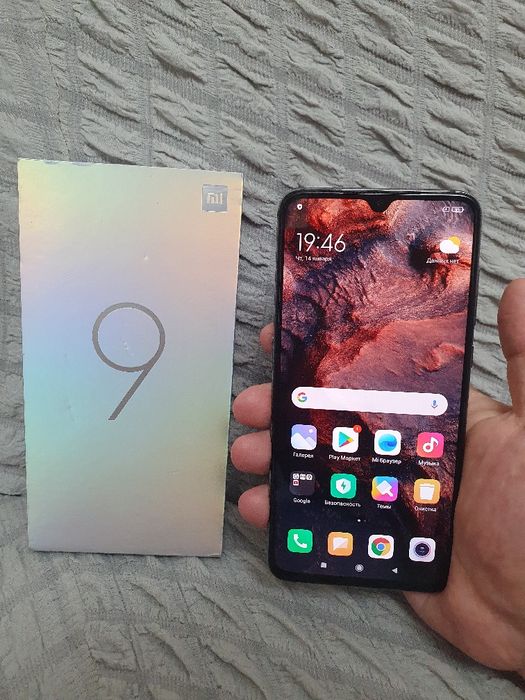 Srochna sotiladi Xiaomi Mi 9 6/128GB Blue  Original Flagman Igravoy