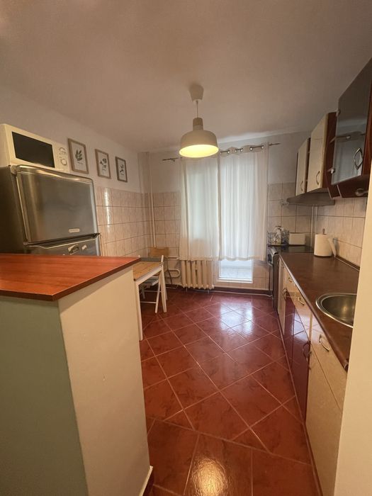 Inchiriez apartament 3 camere decomandat, Bd. Basarabia