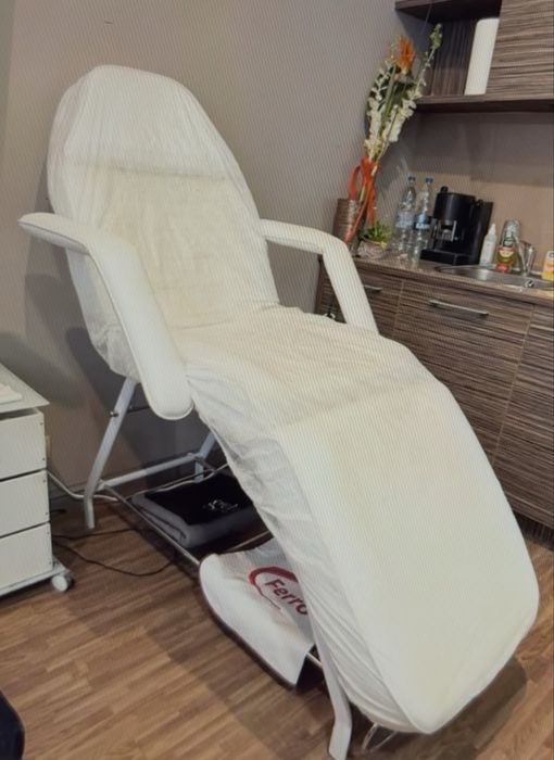 Козметична кушетка