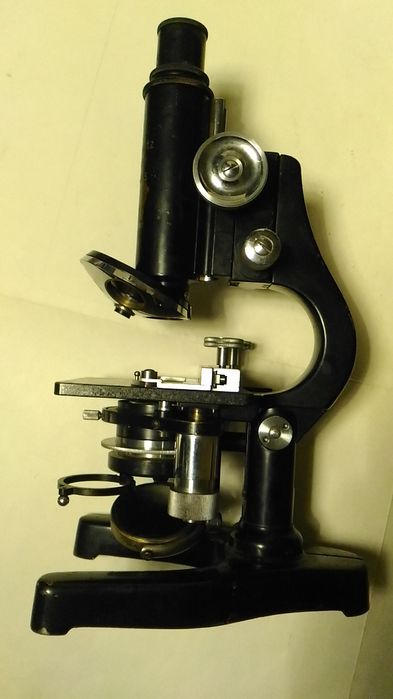 Leitz Wetzlar microscop cutie lemn piele