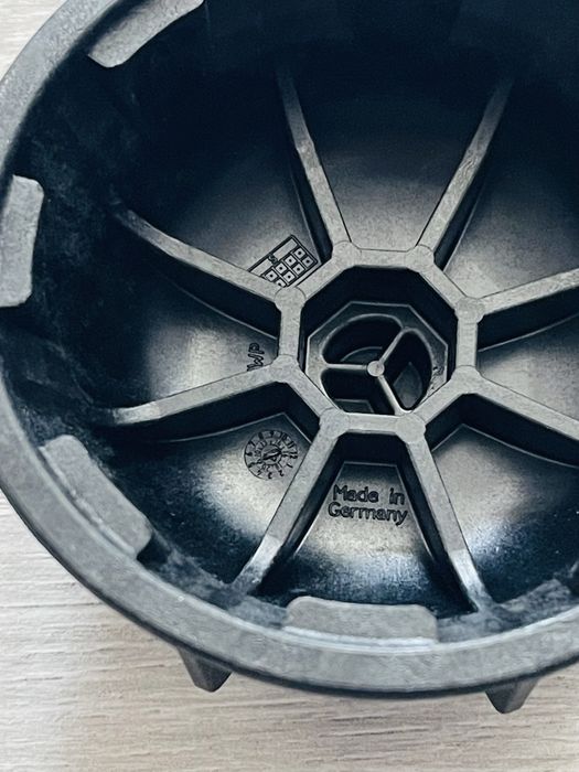 Оригинален ключ за сваляна капачки на джанти Mercedes AMG