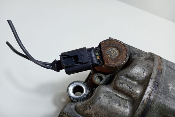 Compresor AC 1K0820803 Volkswagen VW Touran  seria