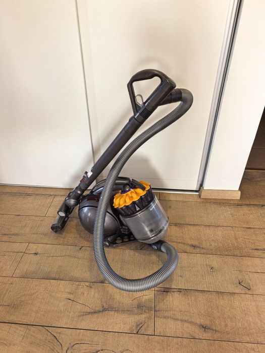 Aspirator Dyson Ball Allergy cu perie rotativa actionata de pe maner