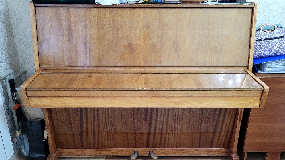 Продам пианино Украина!