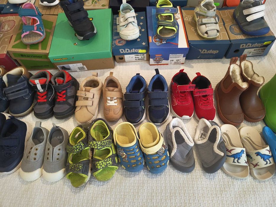 Pantofi de copii - marimi 21-25 - 38 buc