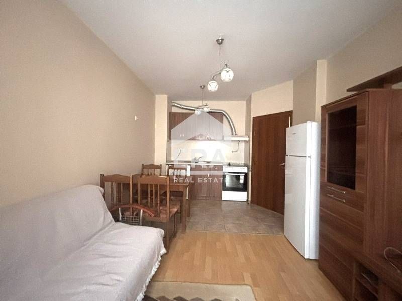 Двустаен обзаведен апартамент под наем, в тухлена сграда, район Окръжн