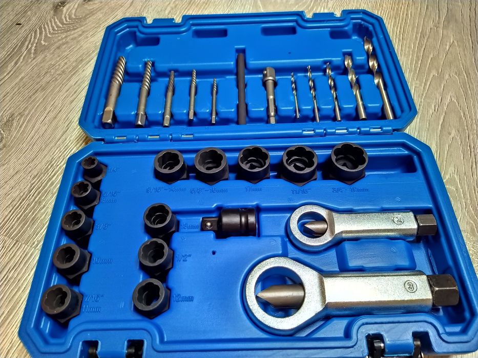 Set universal de 28 piese de extractoare pentru slabirea suruburilor