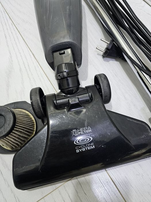 Пылесос вертикальный  ENDEVERVC-286 черный, б/у