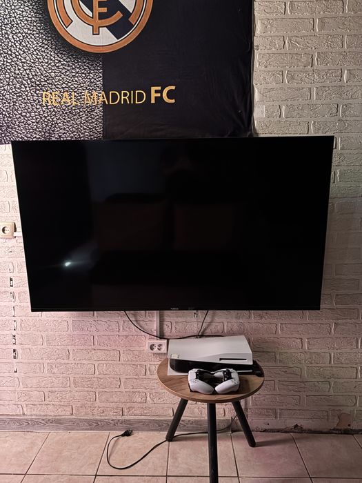 Продам телевизор 65 дюймовый