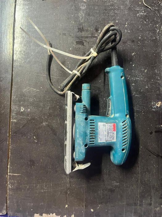 Электролобзик MAKITA