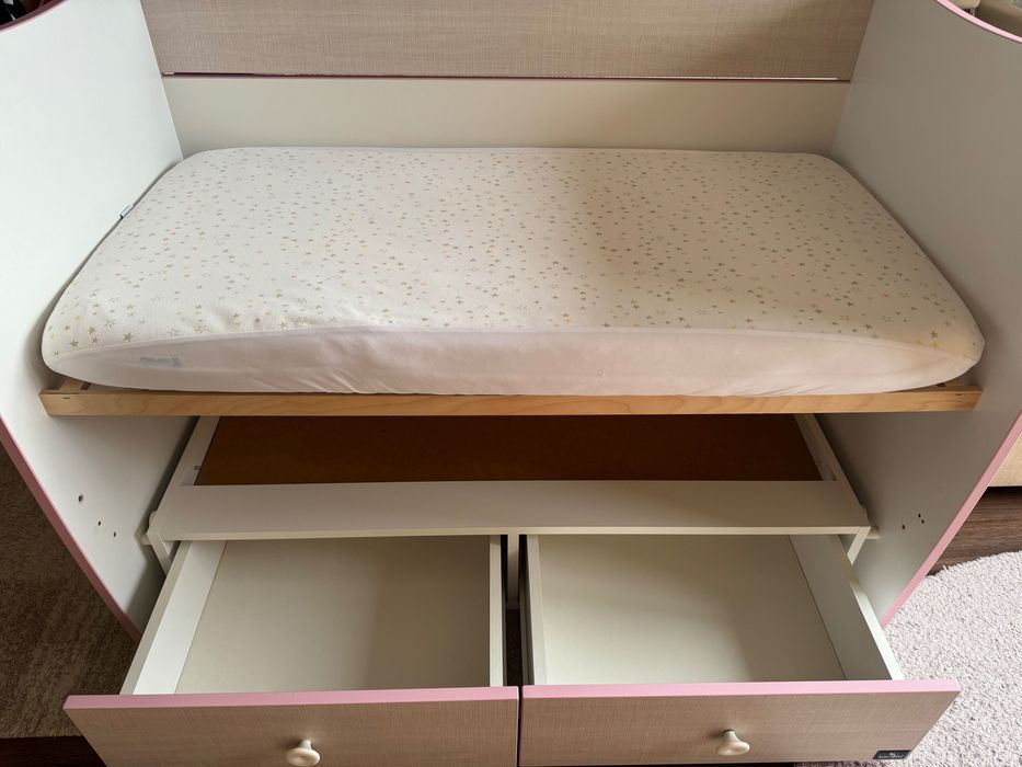 Бебешка кушетка.