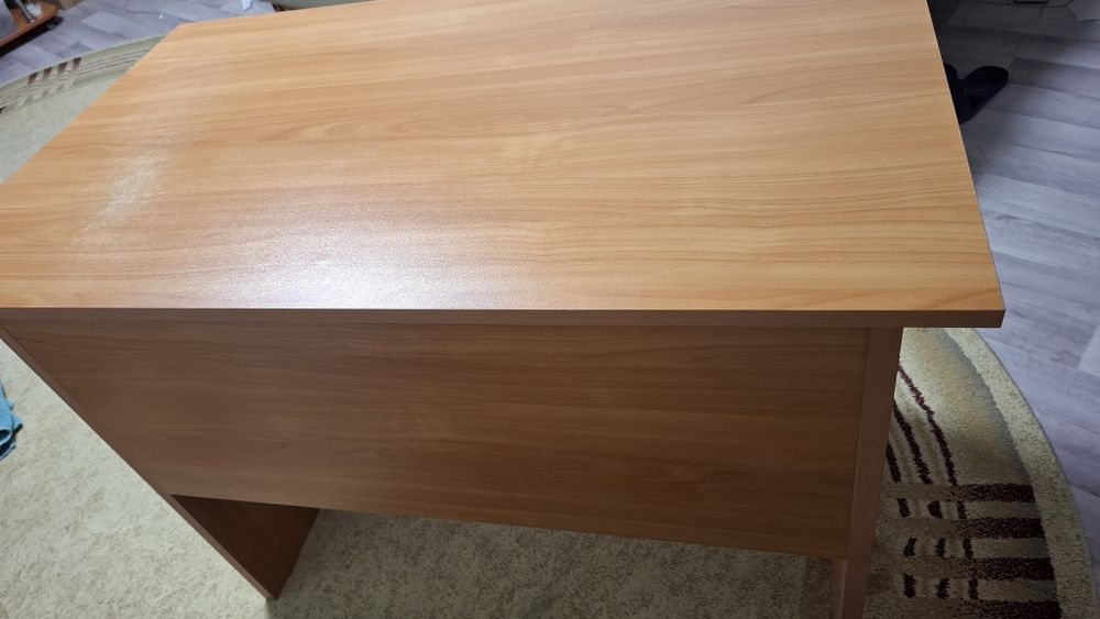 Продам компьютерный стол