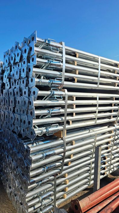 Vindem popi metalici telescopici deschidere 3,20 m, popi reglabili