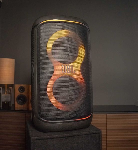 JBL PartyBox 520 с Батерия Аудио Безжична Система, 2 години Гаранция, Портативна Тонколона, Черна, Нова