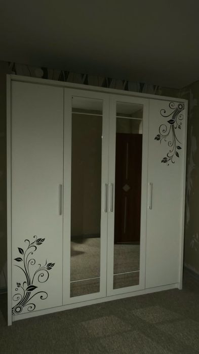 Продам шкаф для одежды.