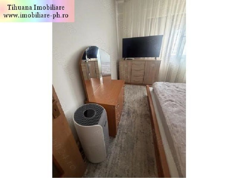 Apartament 3 camere de vanzare : 9 Mai-(Padina)
