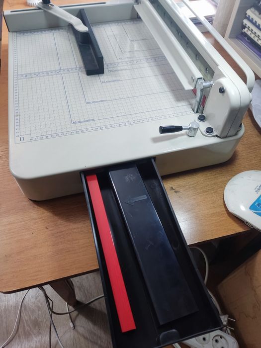 Продам гильотину Yunguang 868 A3