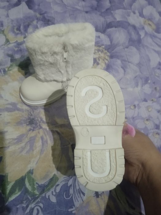 Qizaloqlar uchun etikcha. Yangi. 21 razmer.  Kogon.