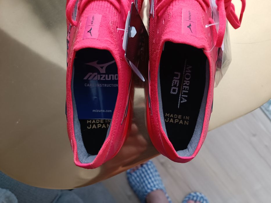 Продам  бутсы  для футбола