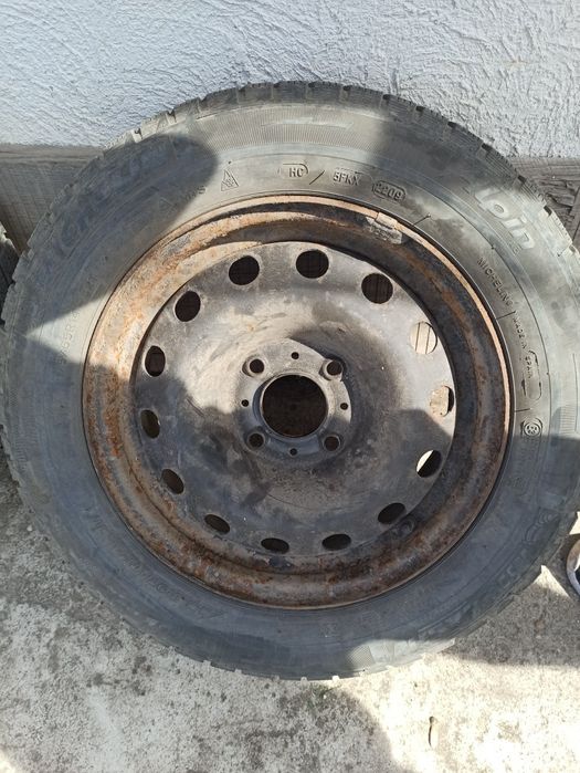 175/65/14 зимни гуми с джанти Citroen C3