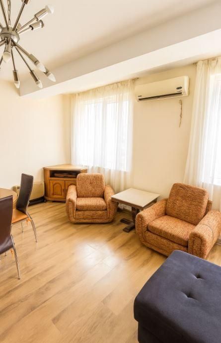 Дава се под наем Двустаен апартамент в Варна, Бриз - 55 кв.м за 400 € - Снимка #1