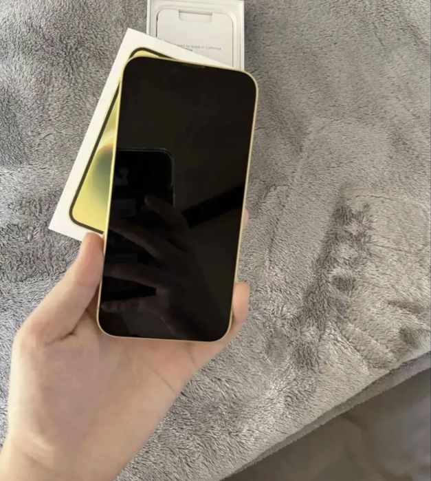 Iphone 14 цвет желтый