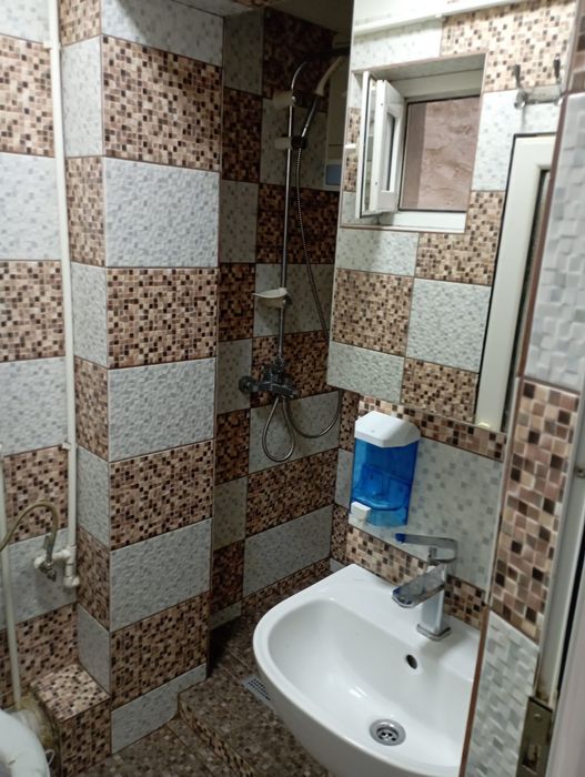 Închiriez garsoniera