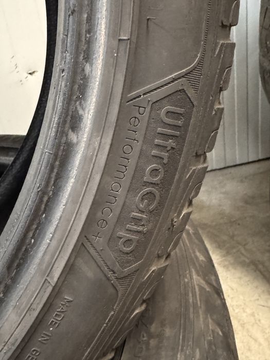 2 Anvelope Good Year 275 40 R22 iarna SUV