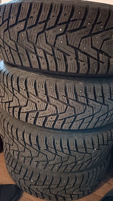 Продам шины с титановыми дисками